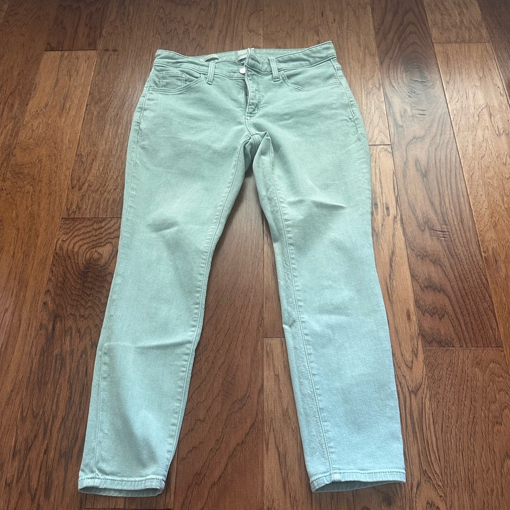 Universal Thread Light Green Ankle Jeans